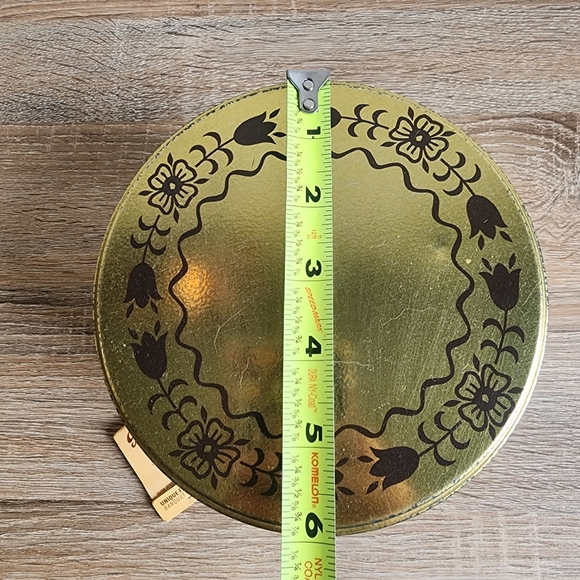 VINTAGE 70s SWISS MISS Brown Gold Girl Boy Floral Flower Circle Tin and Lid - Picture 3 of 10